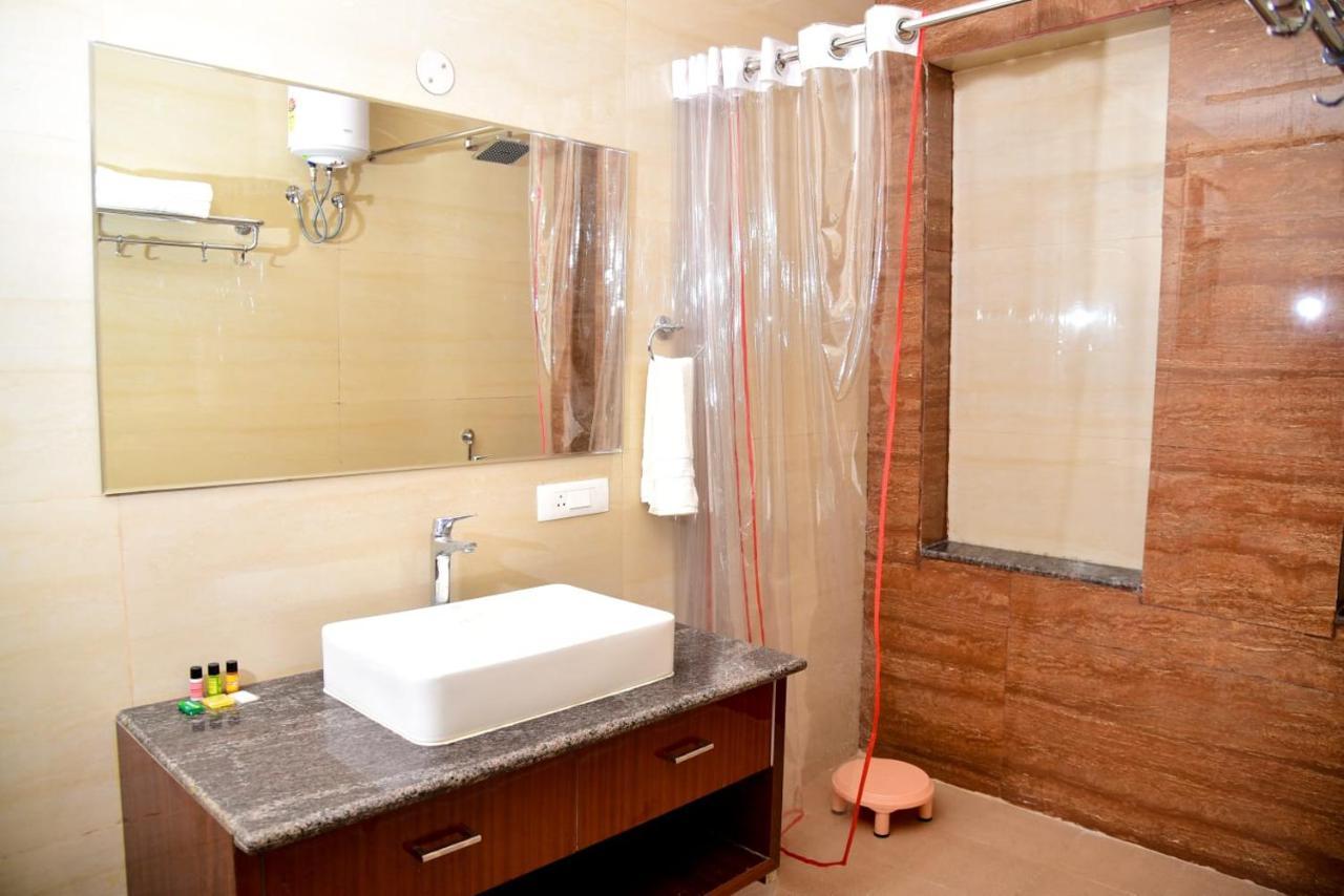 Hotel Olive Crown لاكناو المظهر الخارجي الصورة
