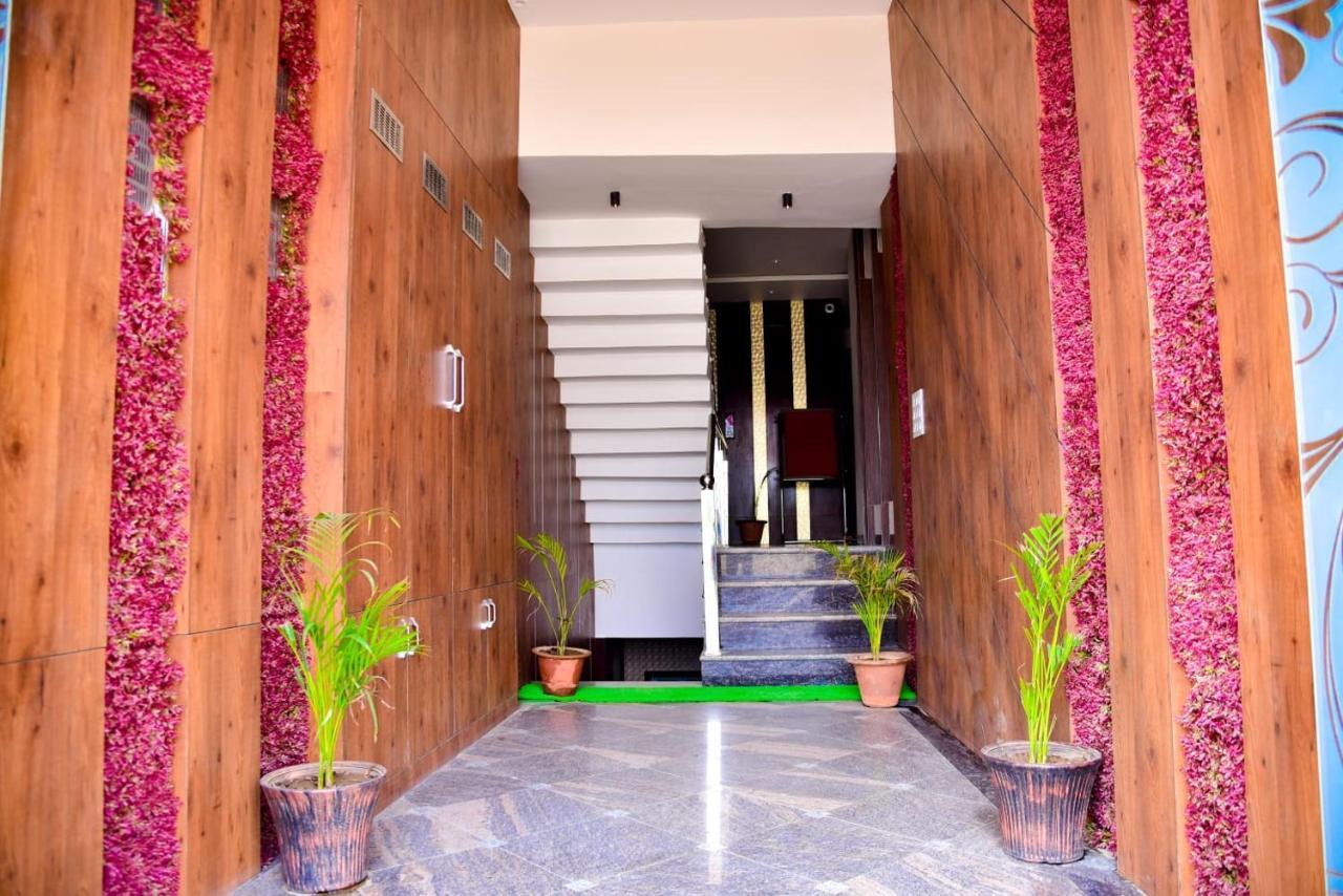 Hotel Olive Crown لاكناو المظهر الخارجي الصورة