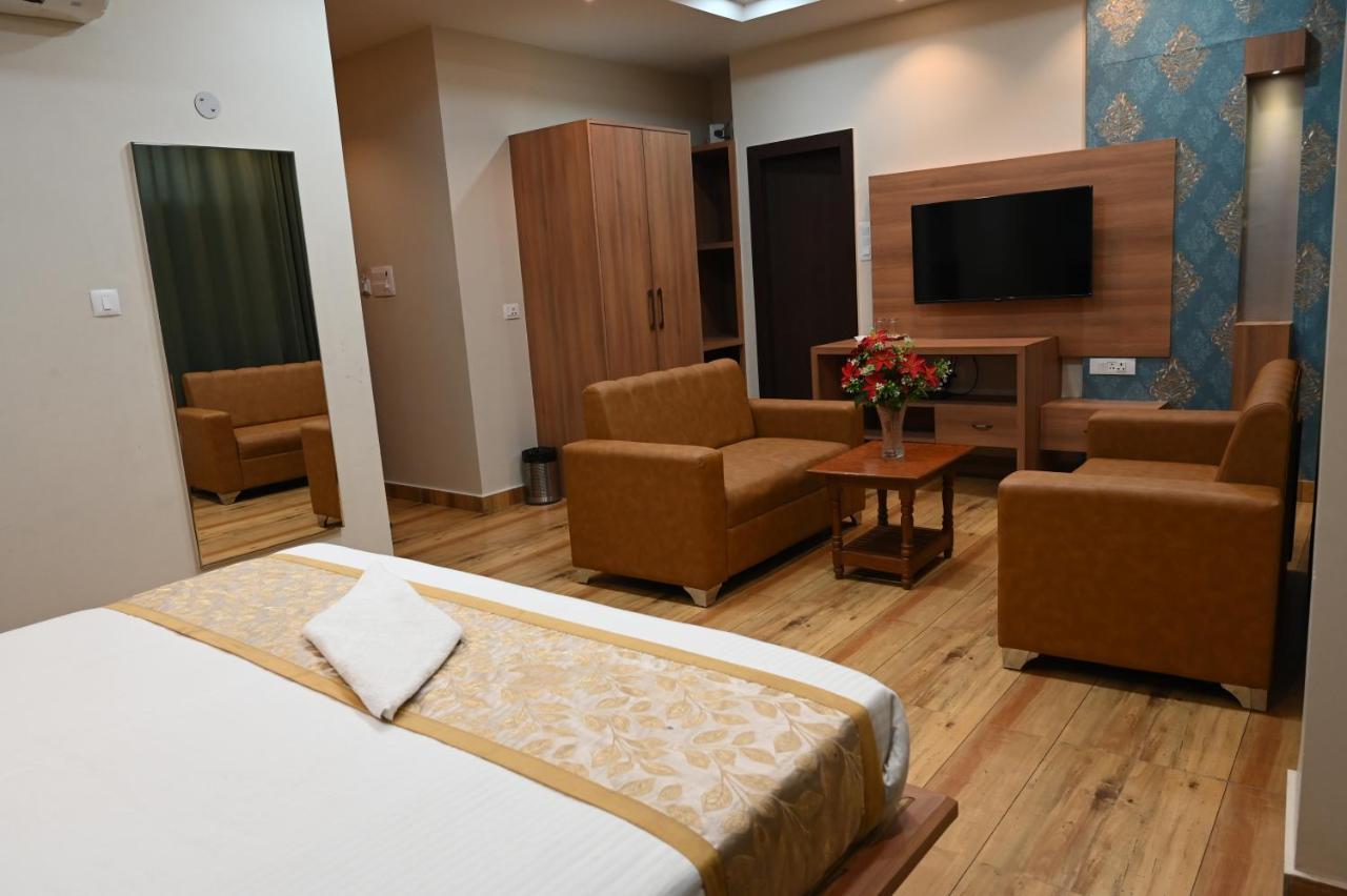 Hotel Olive Crown لاكناو المظهر الخارجي الصورة